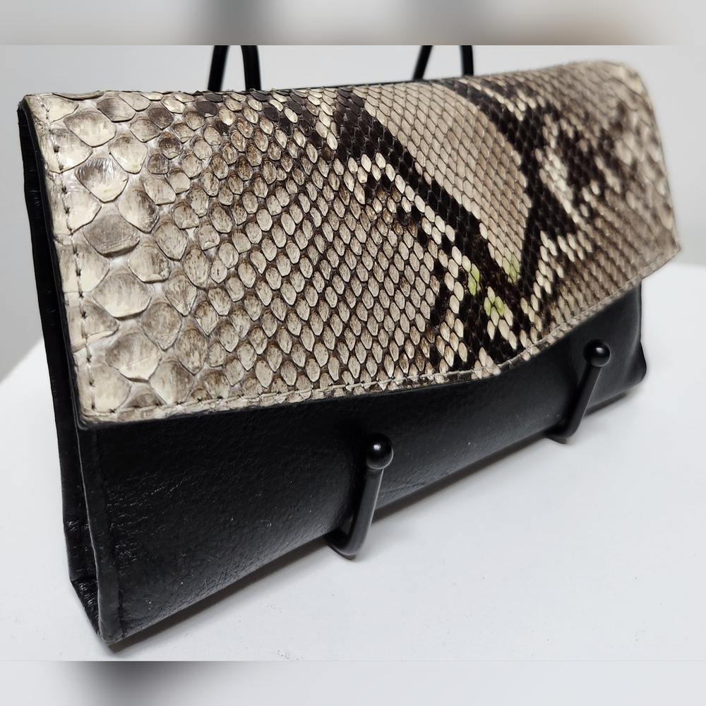 PAUL & TAYLOR Women's Snakeskin Leather Trifold Wallet